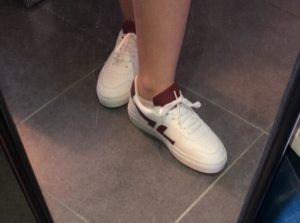 Jessica venait tout juste de recevoir ses belles baskets